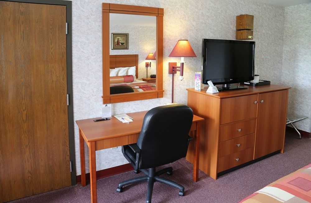 Budget Inn - Roxboro Room photo
