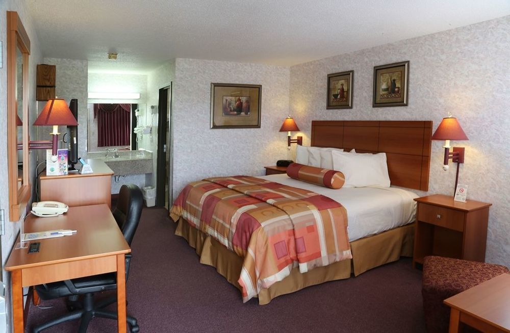 Budget Inn - Roxboro Room photo