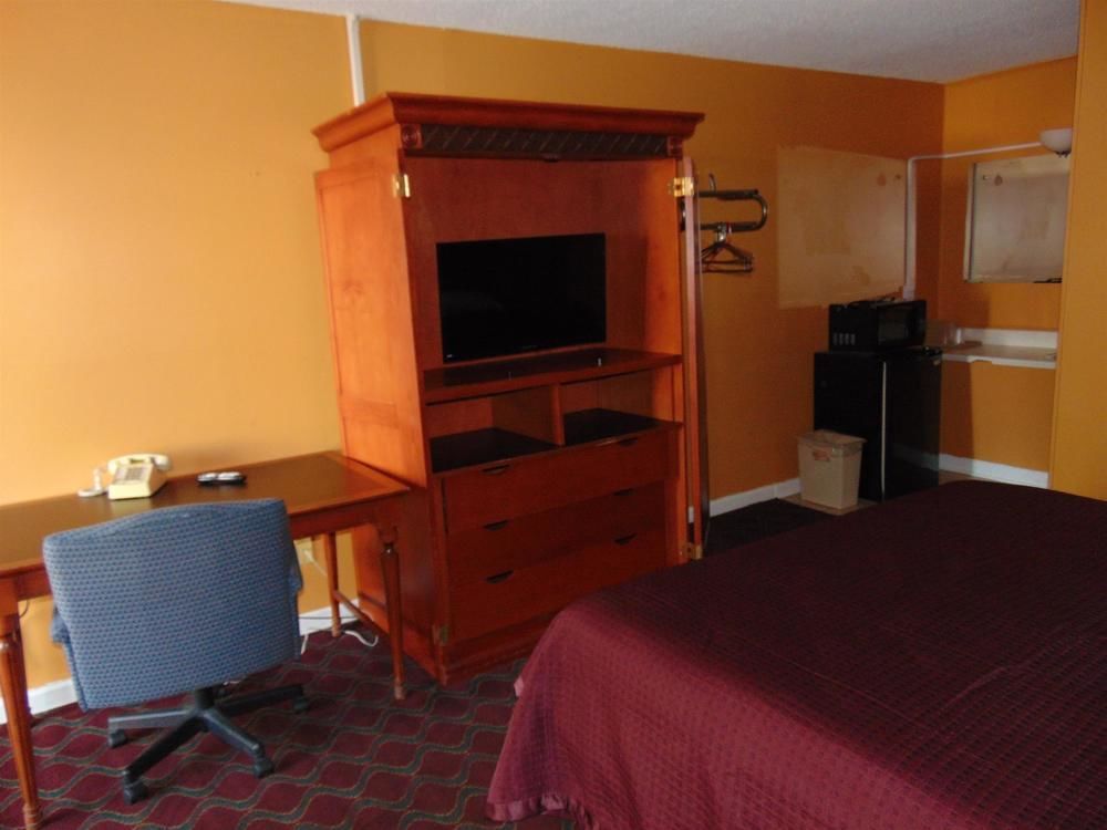 Budget Inn - Roxboro Exterior photo